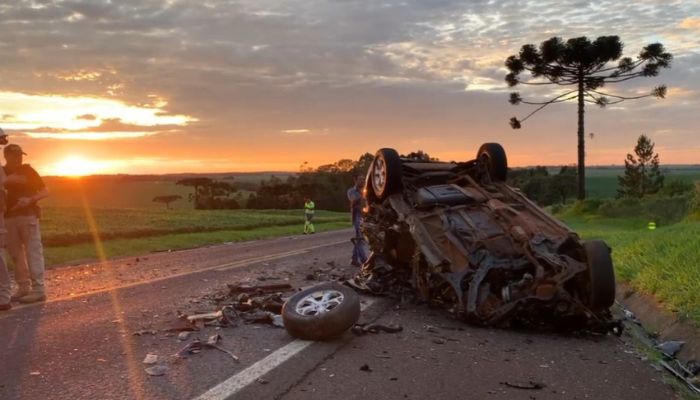 Homem morre em grave acidente na BR 277 que envolveu ônibus que vinha de Diamante do Sul